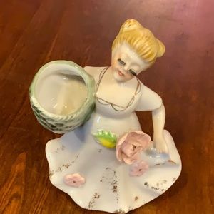 Woman, figurine by Ensco basket in flower detail, handpainted gold trim